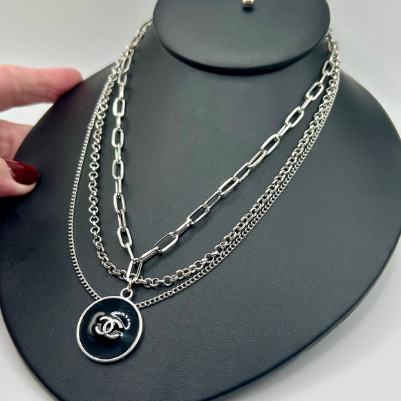 Silver Layered & Black Enameled Pendant Necklace - Picture 3 of 7